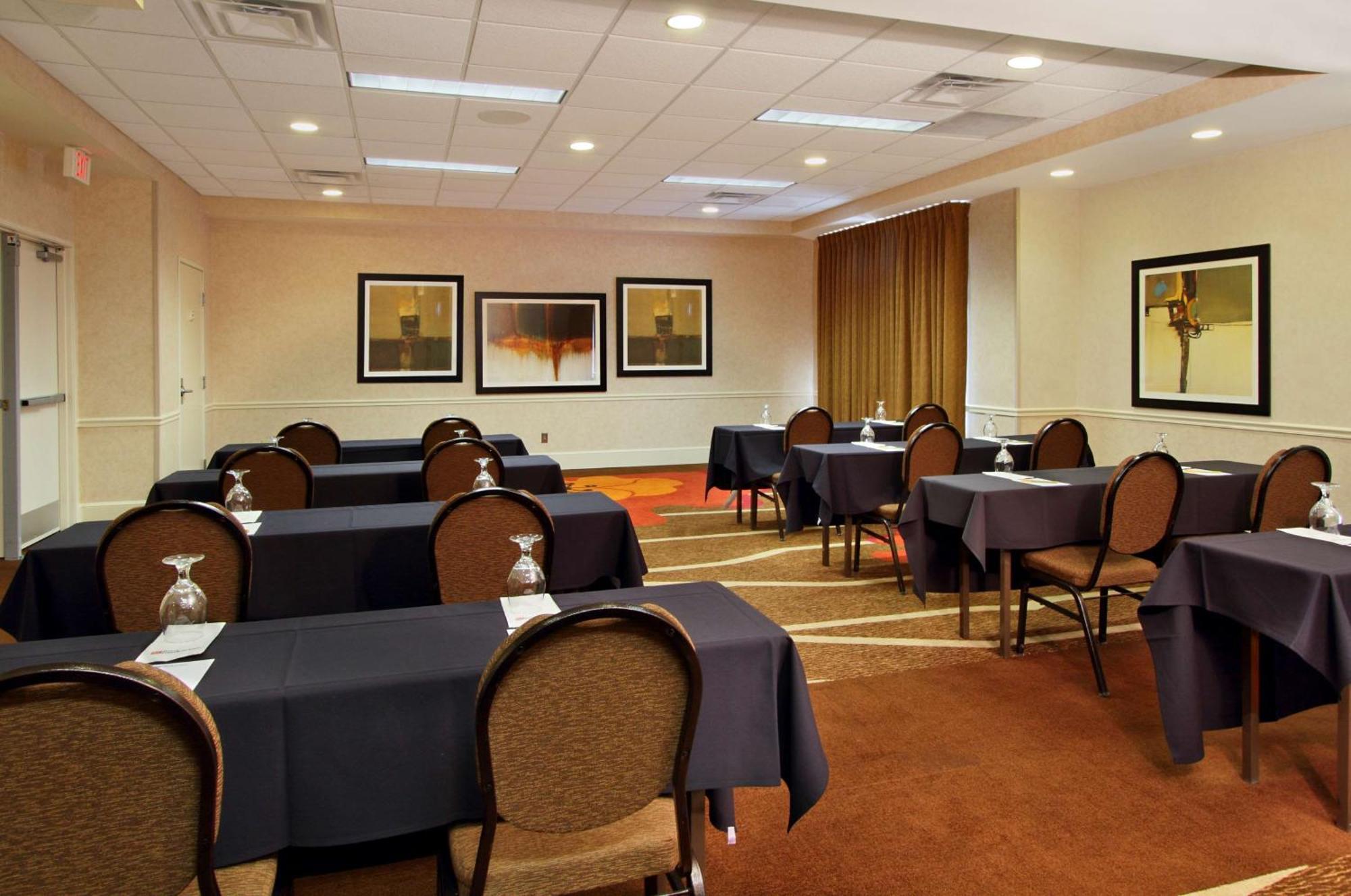 Hilton Garden Inn Columbus Airport Exterior foto